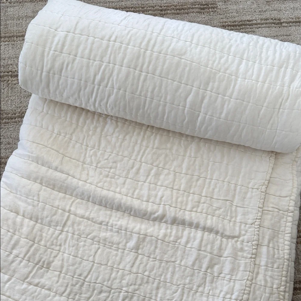 Pottery Barn Silk Channel Quilt- Queen- Ivory - Picture 2 of 2